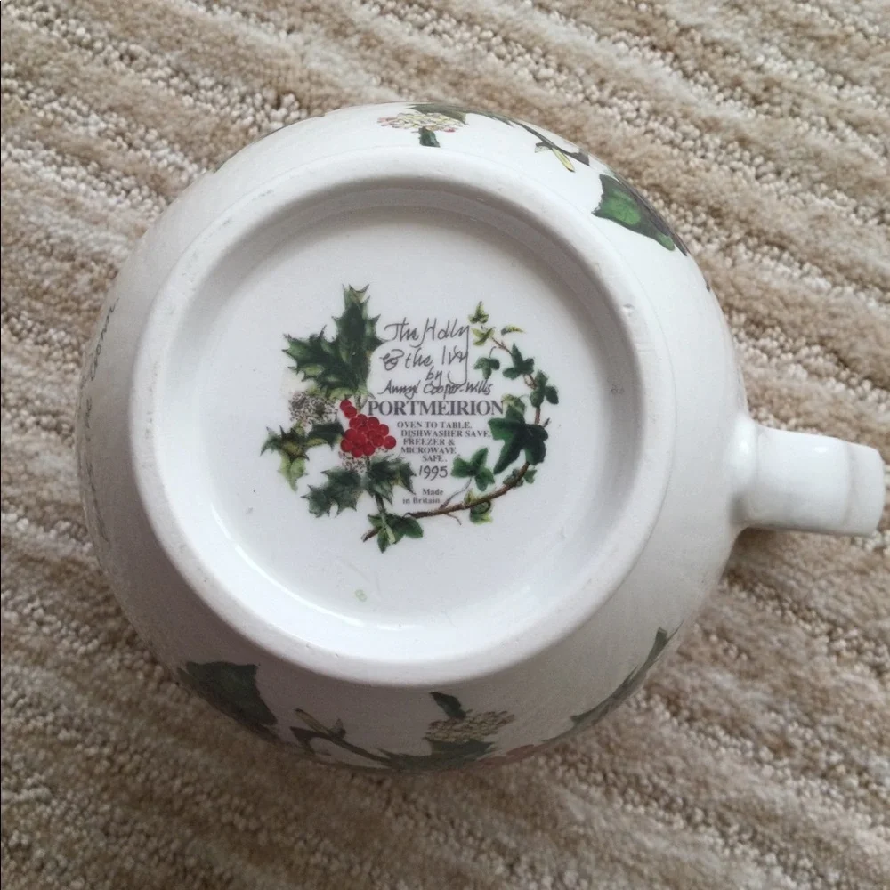 Portmeirion The Holly and The Ivy Staffordshire Jug Small Pitcher 16 oz